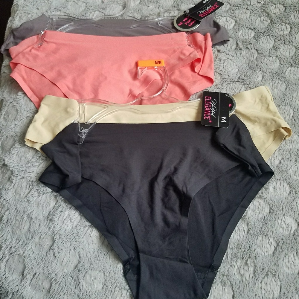 Bundle of 4 panties